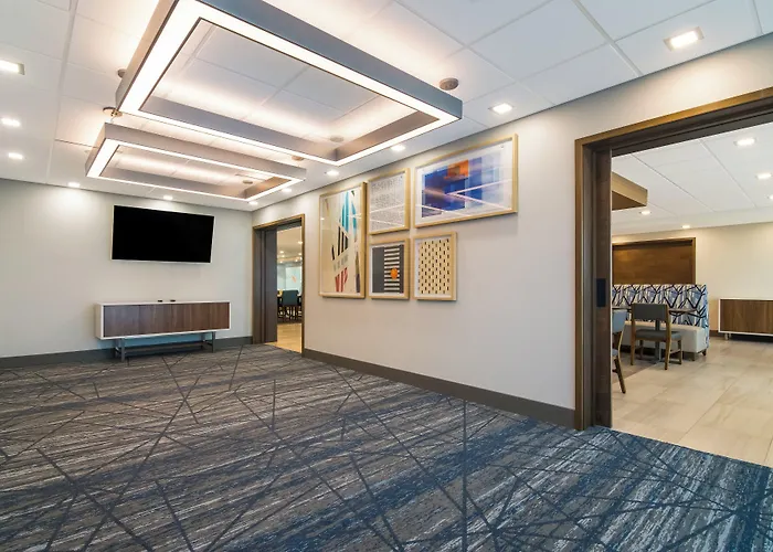 Holiday Inn Express & Suites Springdale - Fayetteville Area By Ihg